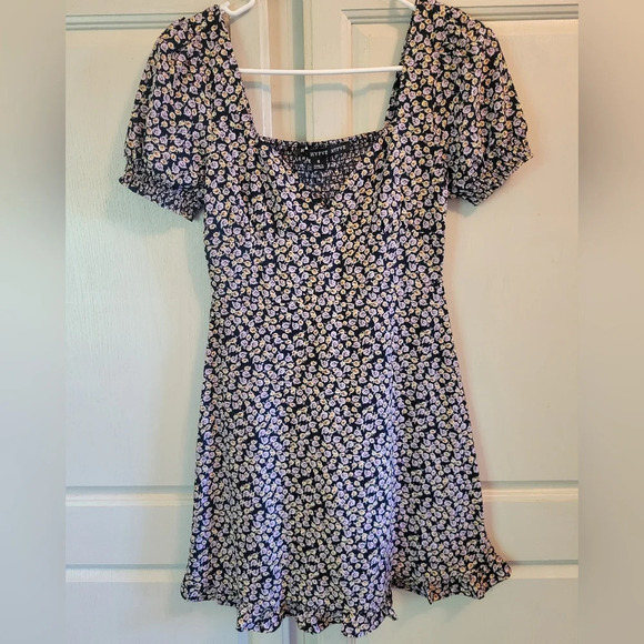 HYFVE Dresses & Skirts - HYFVE Floral Cap Sleeve Dress